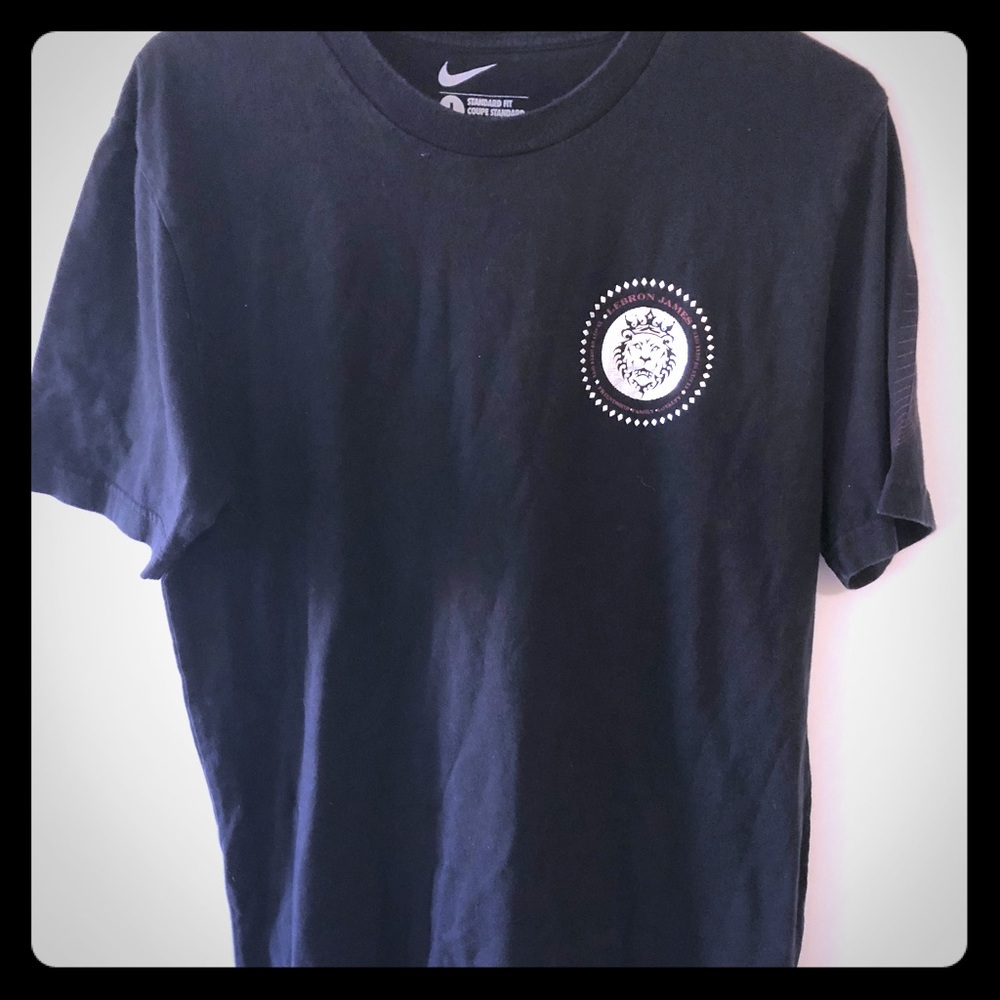 Nike mens Large Lebron James shirt black